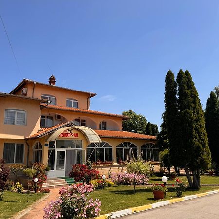 Motel International Berkovitsa Exteriör bild